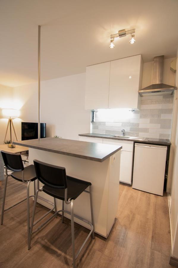 Joli Studio Tout Confort A 2 Pas De La Gare Poissy Bagian luar foto