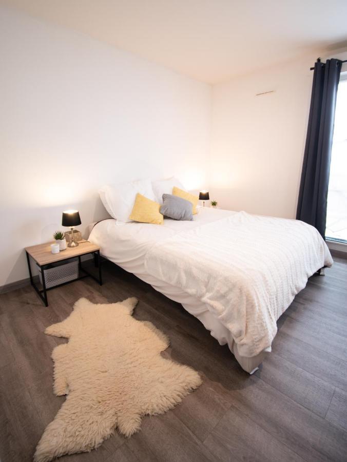 Joli Studio Tout Confort A 2 Pas De La Gare Poissy Bagian luar foto
