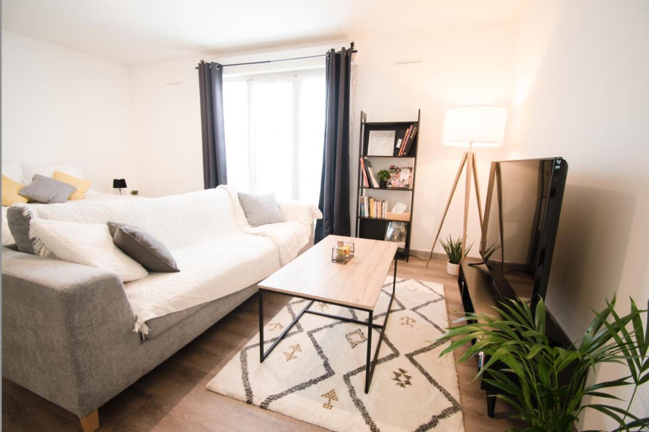 Joli Studio Tout Confort A 2 Pas De La Gare Poissy Bagian luar foto